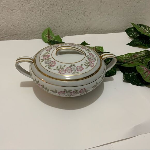 Noritake 5433 Sugar with Lid Red and Gray Flowers Gray Band Japan G5 - Picture 1 of 7